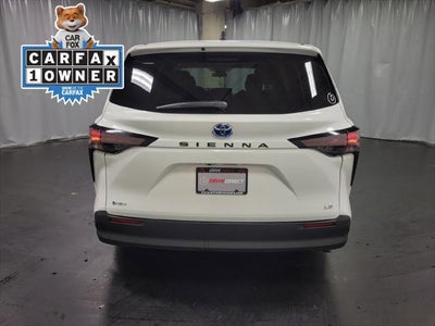 2025 Toyota Sienna LE 8 Passenger