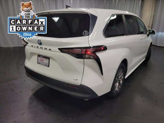 2025 Toyota Sienna LE 8 Passenger