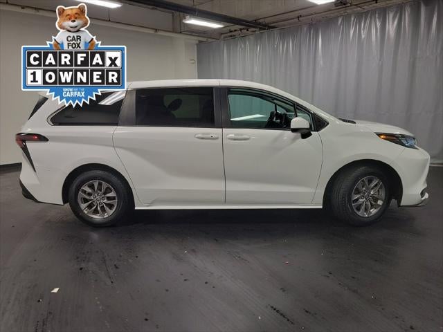 2025 Toyota Sienna LE 8 Passenger