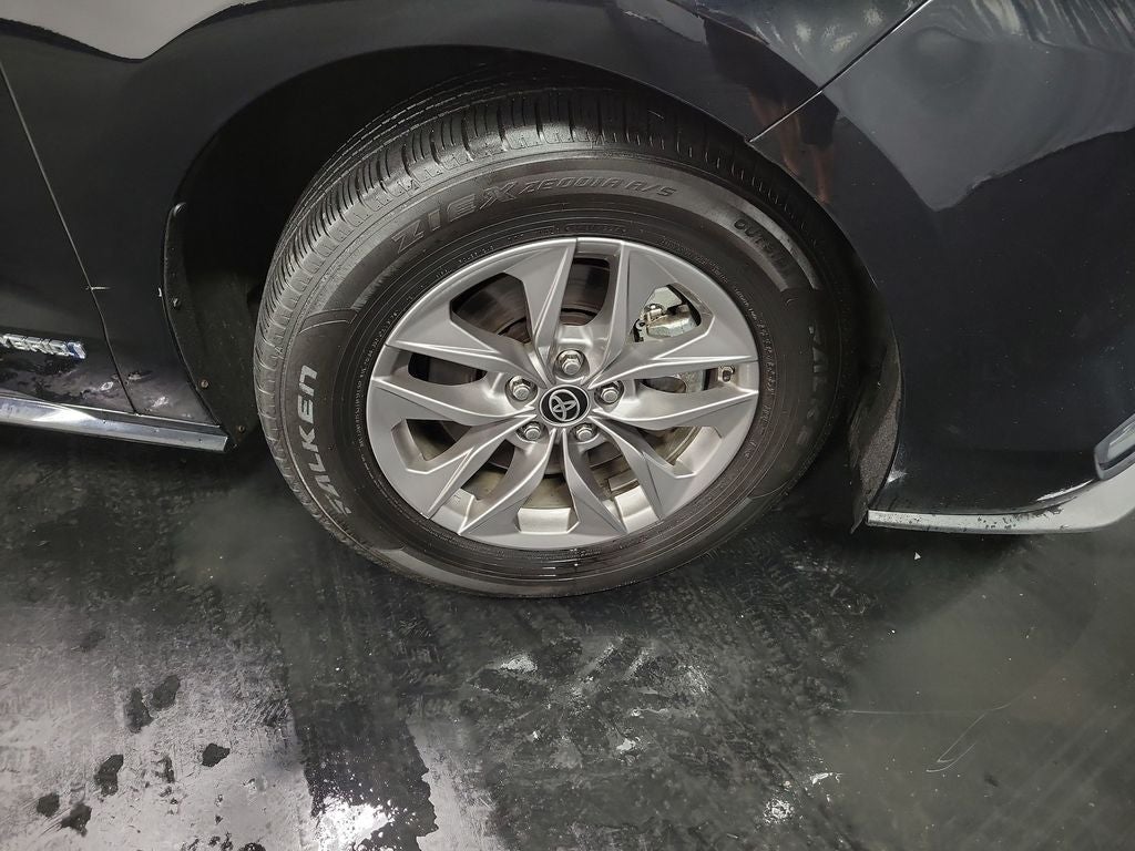 2021 Toyota Sienna LE 8 Passenger