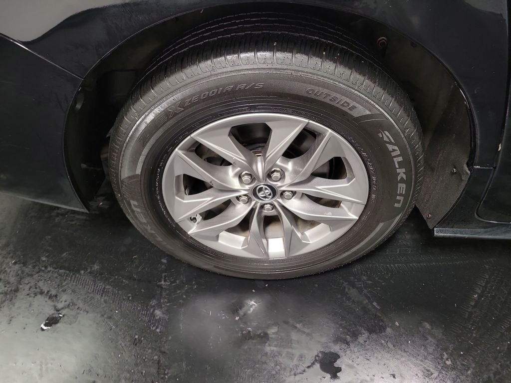2021 Toyota Sienna LE 8 Passenger