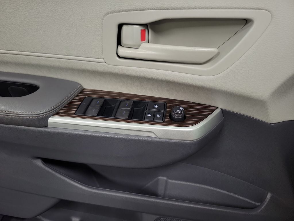 2021 Toyota Sienna LE 8 Passenger