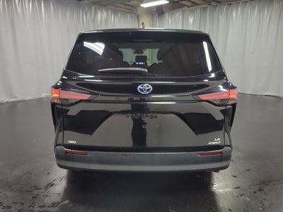 2021 Toyota Sienna LE 8 Passenger