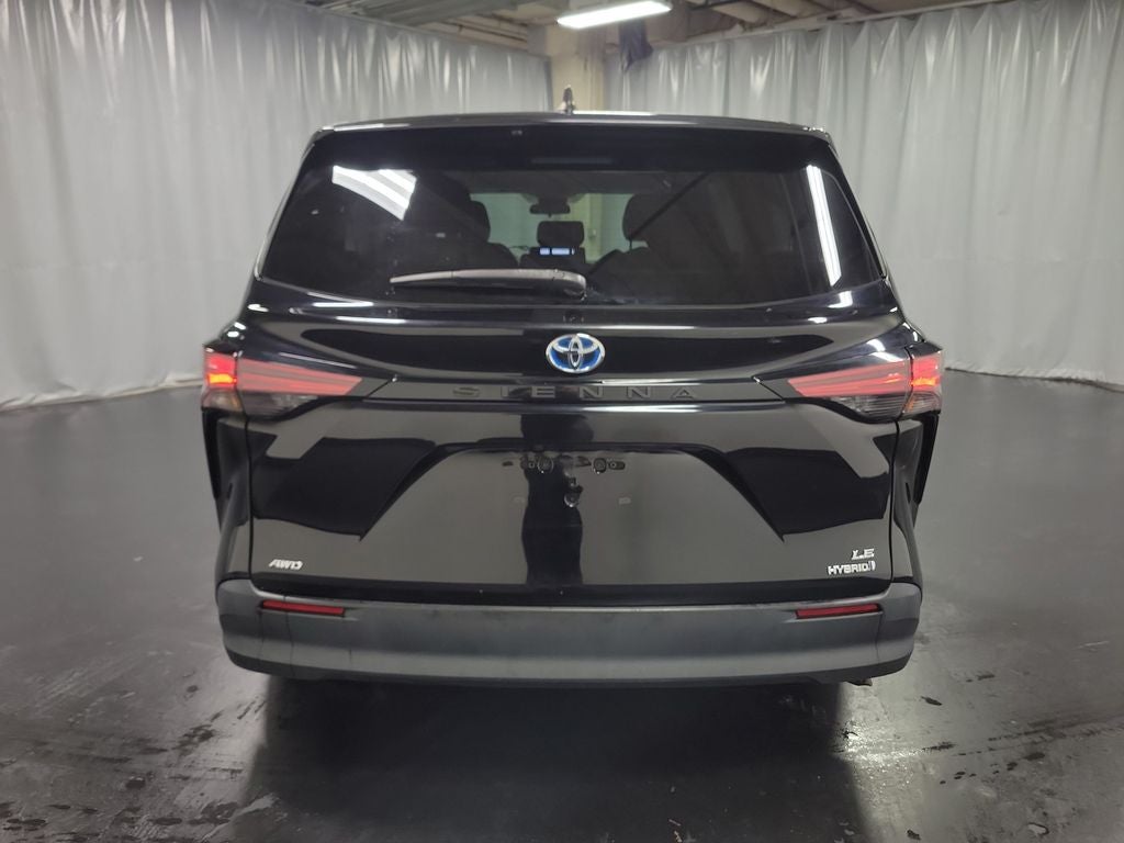 2021 Toyota Sienna LE 8 Passenger