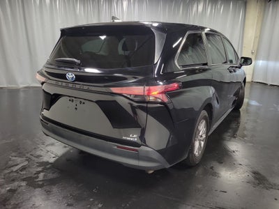 2021 Toyota Sienna LE 8 Passenger