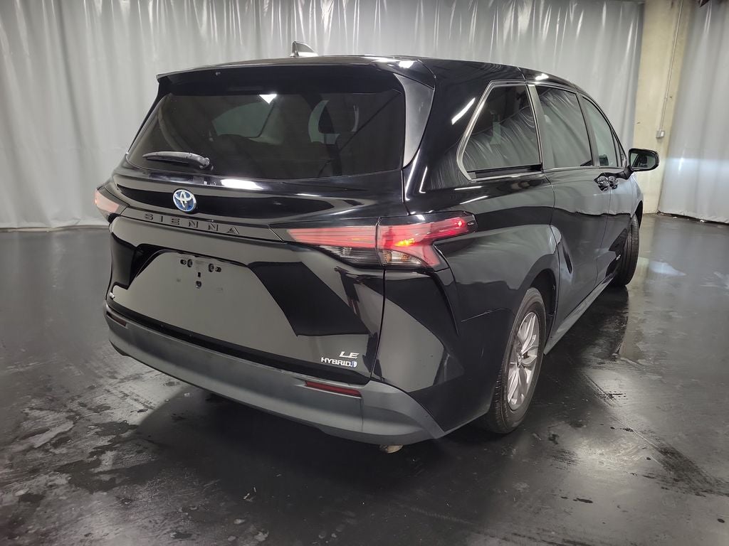 2021 Toyota Sienna LE 8 Passenger