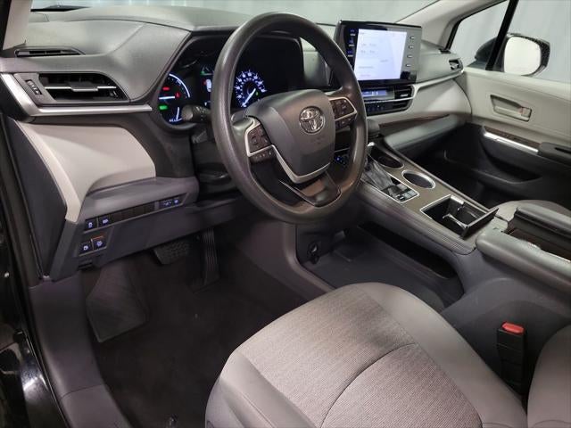 2021 Toyota Sienna LE 8 Passenger