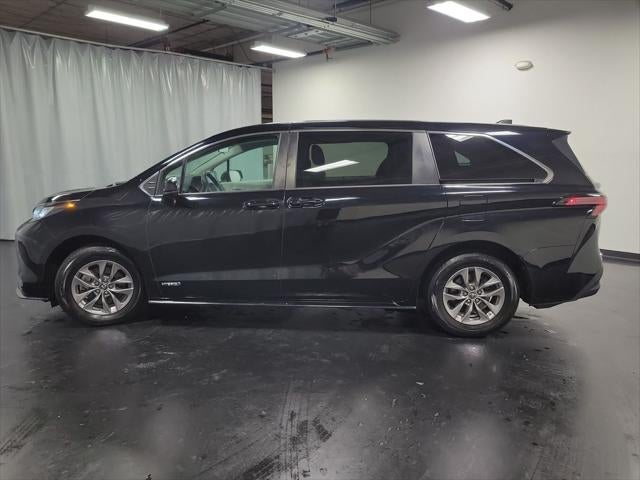 2021 Toyota Sienna LE 8 Passenger