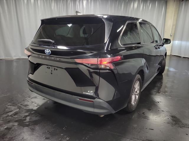 2021 Toyota Sienna LE 8 Passenger