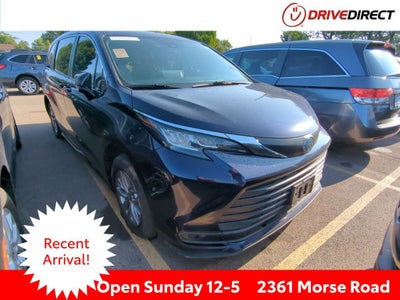2022 Toyota Sienna LE 8 Passenger
