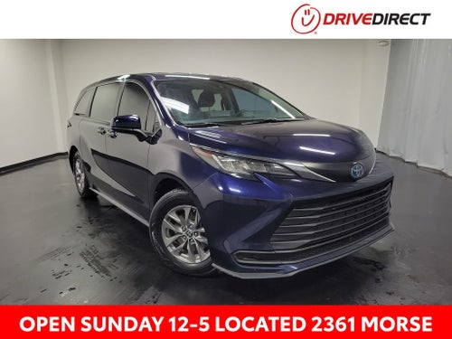 2022 Toyota Sienna LE 8 Passenger