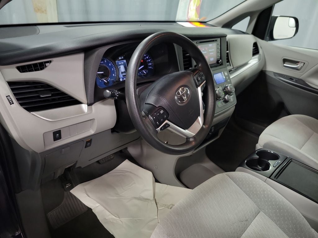2020 Toyota Sienna LE 7 Passenger