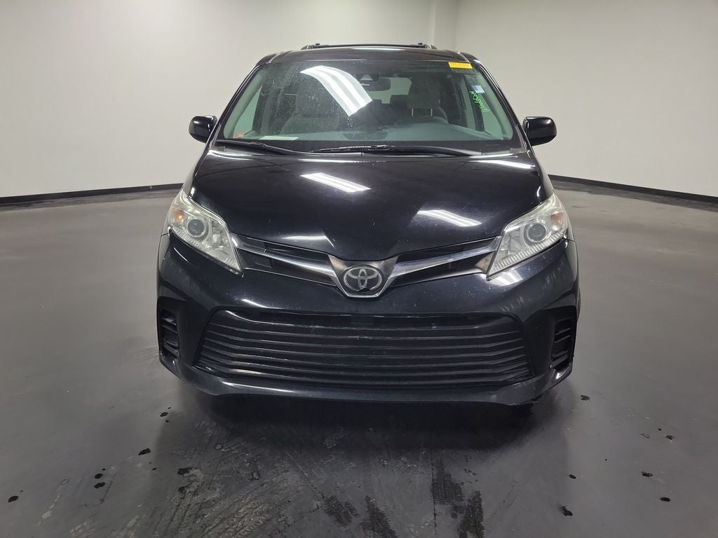 2020 Toyota Sienna LE 7 Passenger