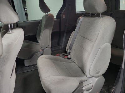 2020 Toyota Sienna LE 7 Passenger