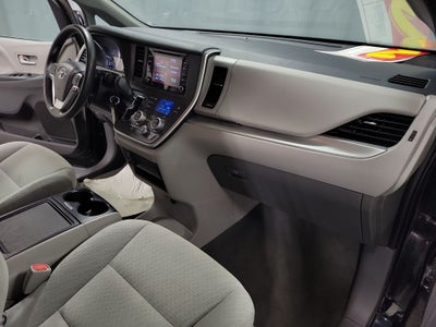 2020 Toyota Sienna LE 7 Passenger
