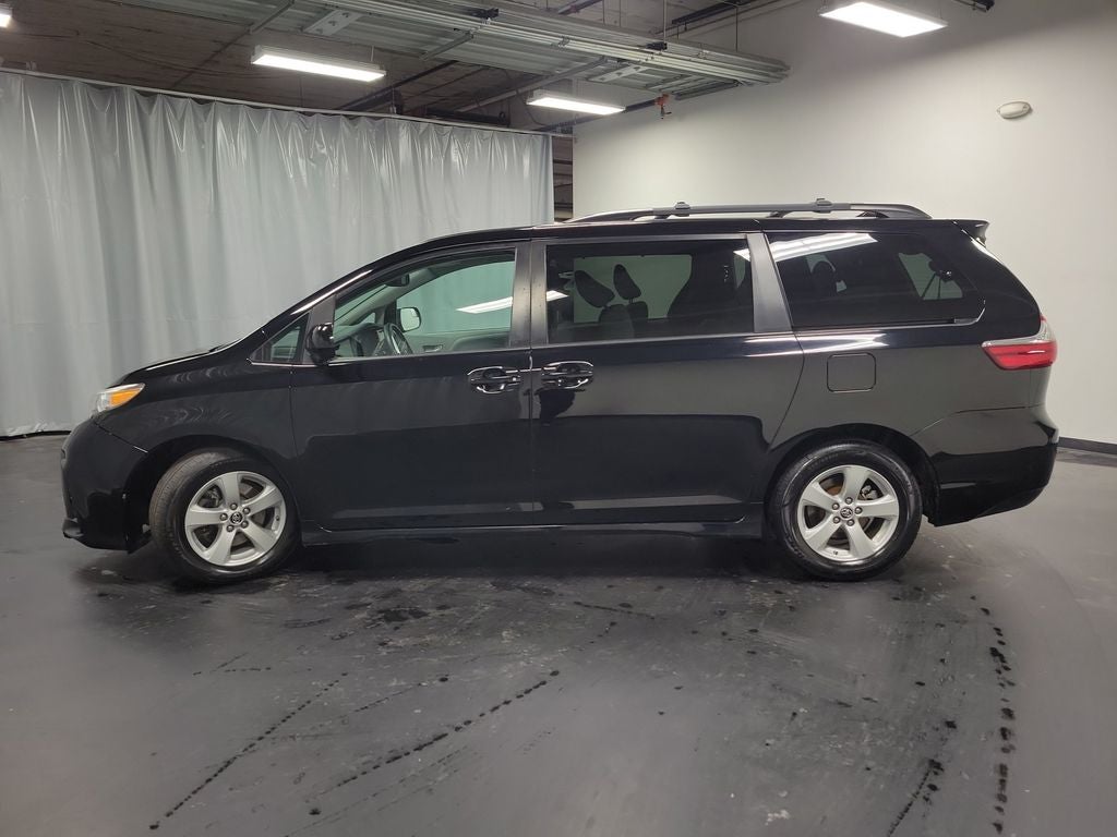 2020 Toyota Sienna LE 7 Passenger