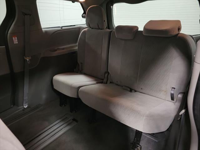 2020 Toyota Sienna LE 7 Passenger