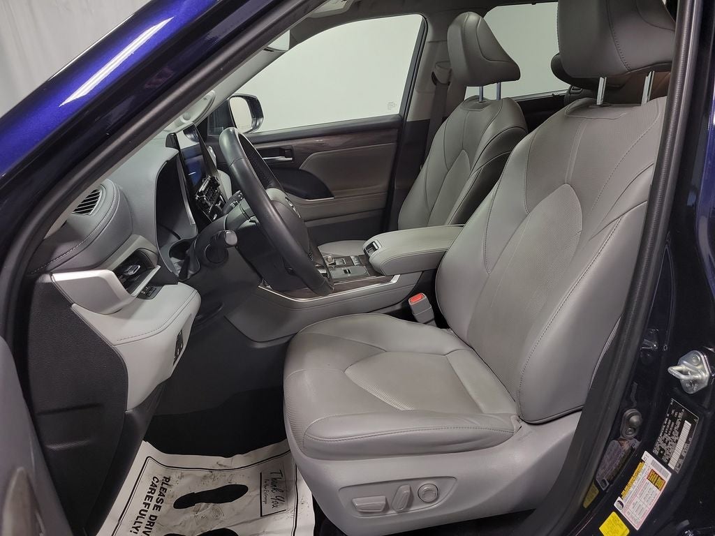 2022 Toyota Highlander Hybrid Limited