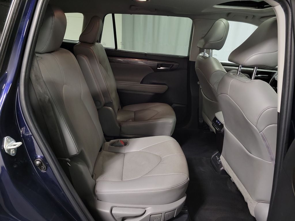 2022 Toyota Highlander Hybrid Limited