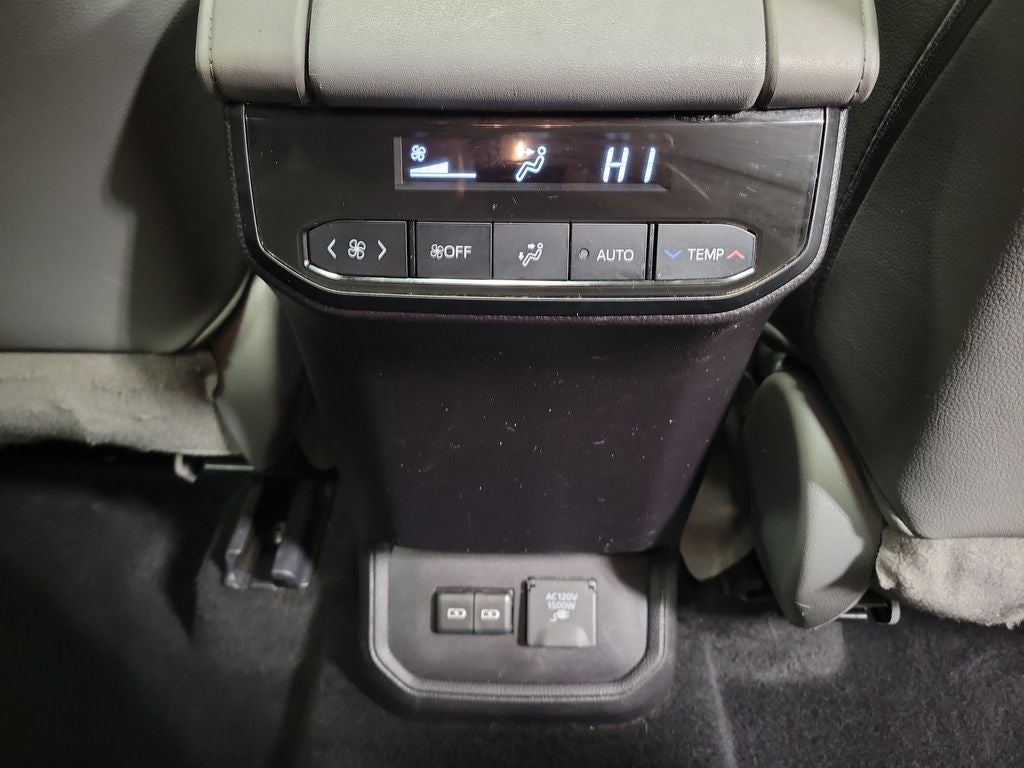 2022 Toyota Highlander Hybrid Limited