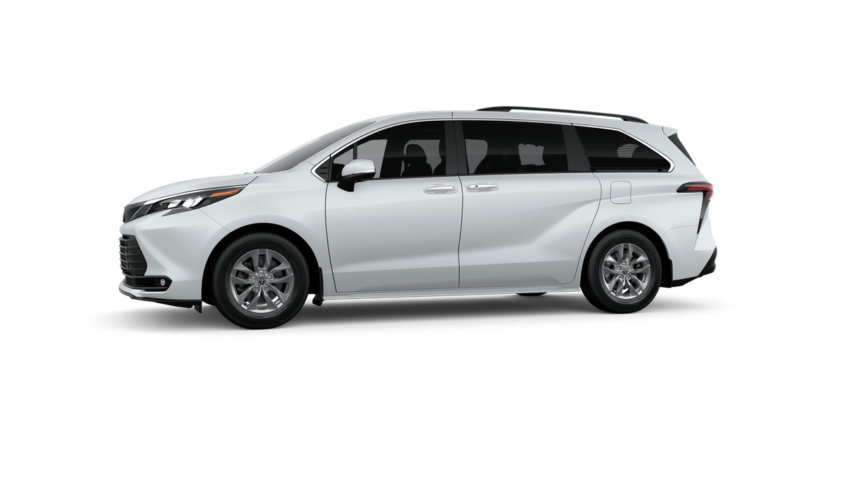 2026 Toyota Sienna XLE 8 Passenger