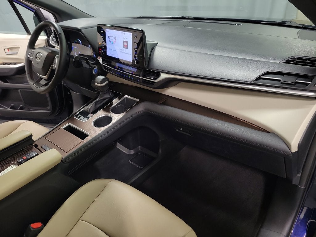 2022 Toyota Sienna XLE 7 Passenger