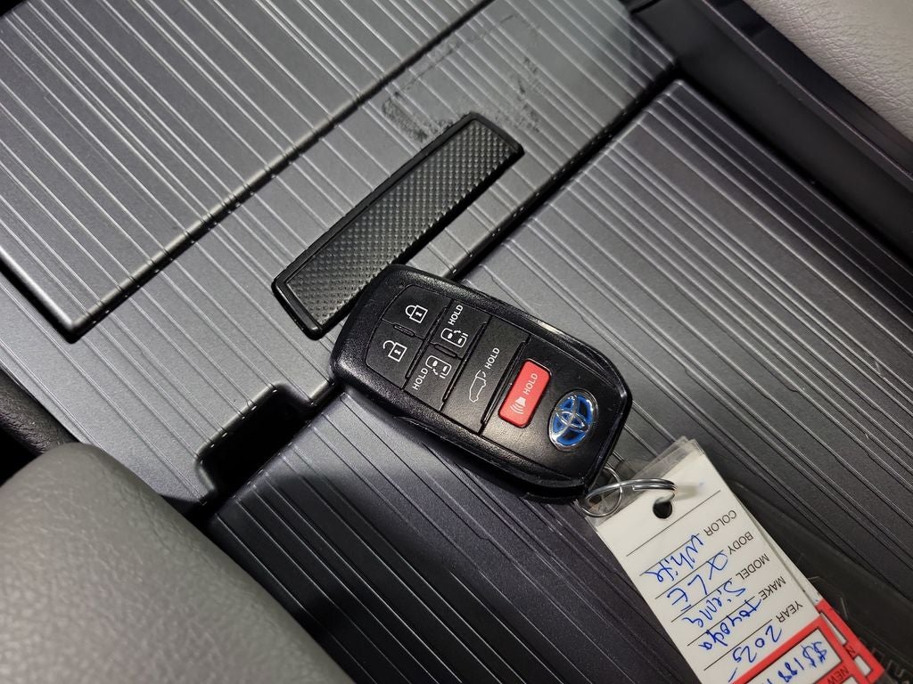 2025 Toyota Sienna XLE 7 Passenger