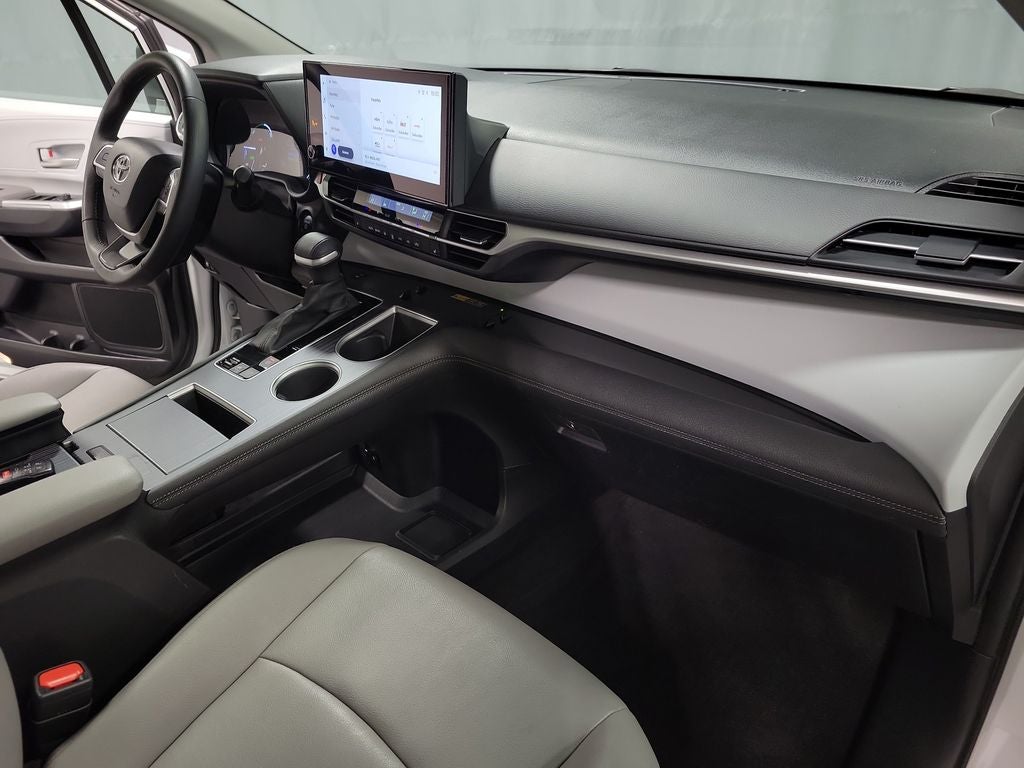 2025 Toyota Sienna XLE 7 Passenger