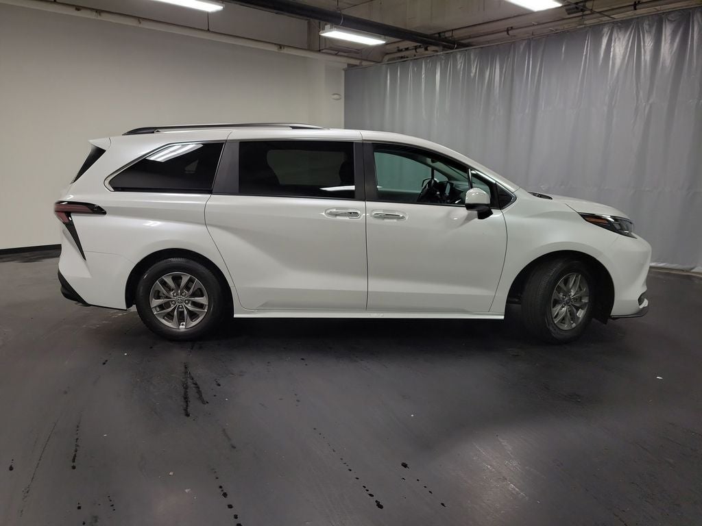 2025 Toyota Sienna XLE 7 Passenger