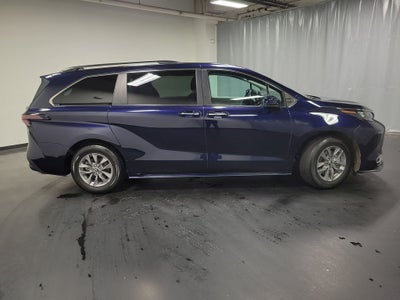 2024 Toyota Sienna XLE 7 Passenger