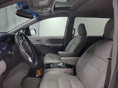2017 Toyota Sienna Limited 8 Passenger