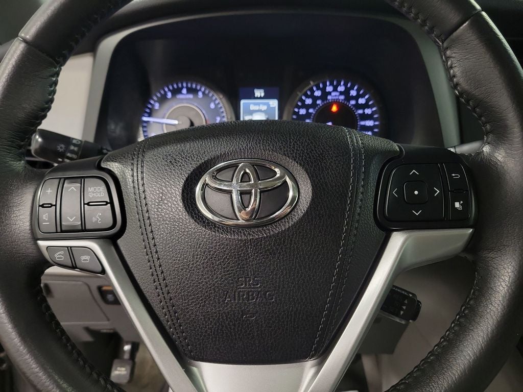 2017 Toyota Sienna Limited 8 Passenger