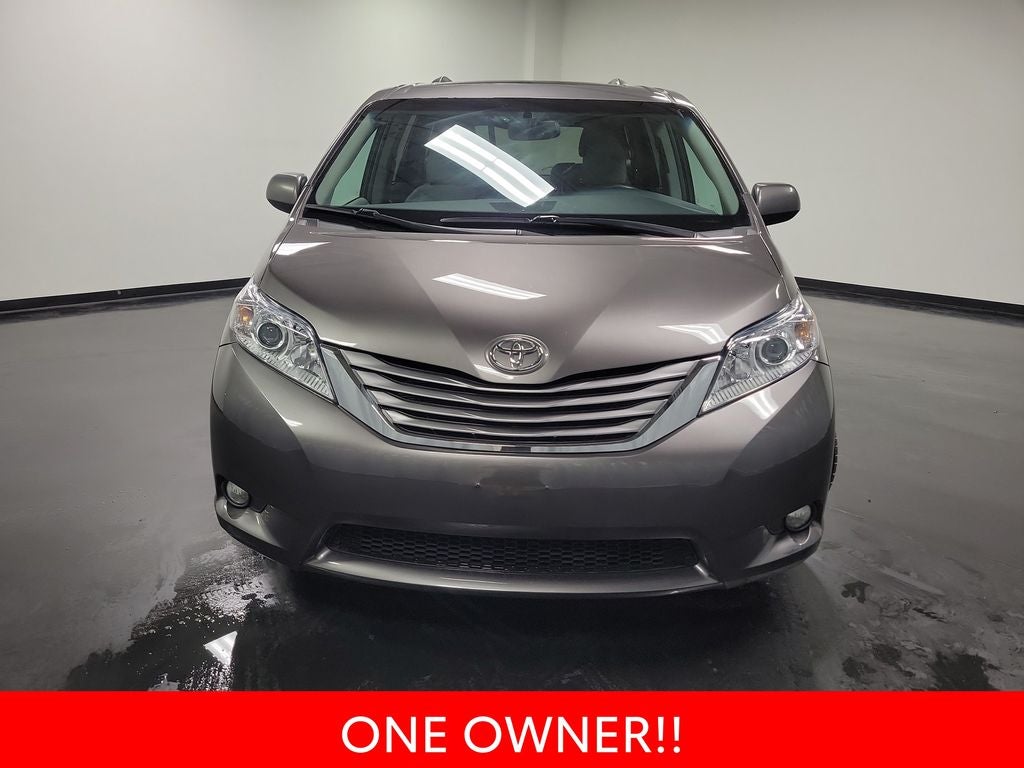 2017 Toyota Sienna Limited 8 Passenger