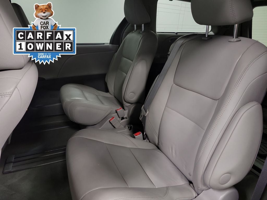 2017 Toyota Sienna Limited 8 Passenger