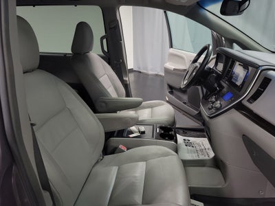 2017 Toyota Sienna Limited 8 Passenger
