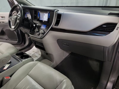 2017 Toyota Sienna Limited 8 Passenger