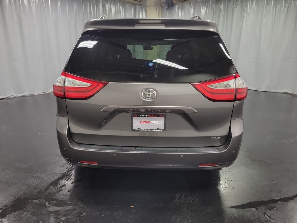 2017 Toyota Sienna Limited 8 Passenger