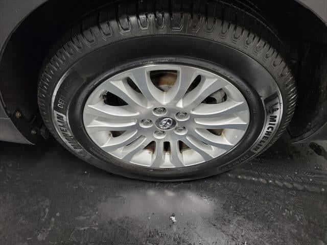 2017 Toyota Sienna Limited 8 Passenger