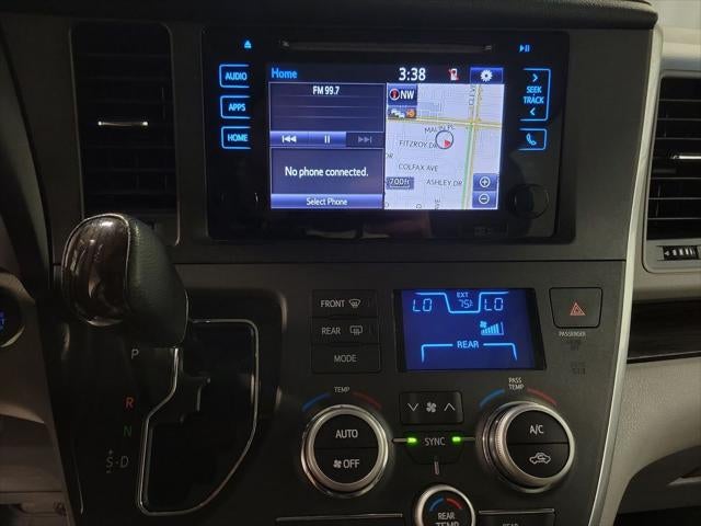 2017 Toyota Sienna Limited 8 Passenger