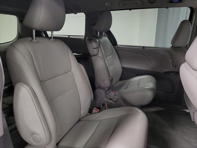 2017 Toyota Sienna Limited 8 Passenger