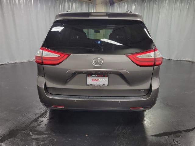2017 Toyota Sienna Limited 8 Passenger