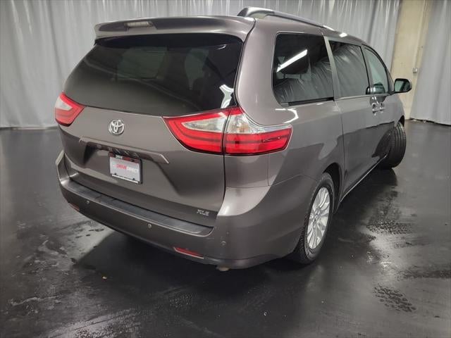 2017 Toyota Sienna Limited 8 Passenger