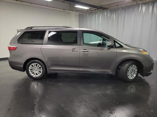 2017 Toyota Sienna Limited 8 Passenger