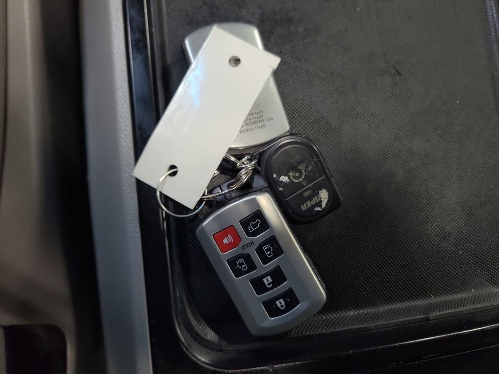 2017 Toyota Sienna XLE Premium 8 Passenger