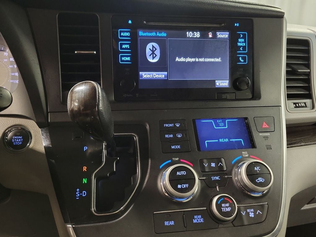 2017 Toyota Sienna XLE Premium 8 Passenger