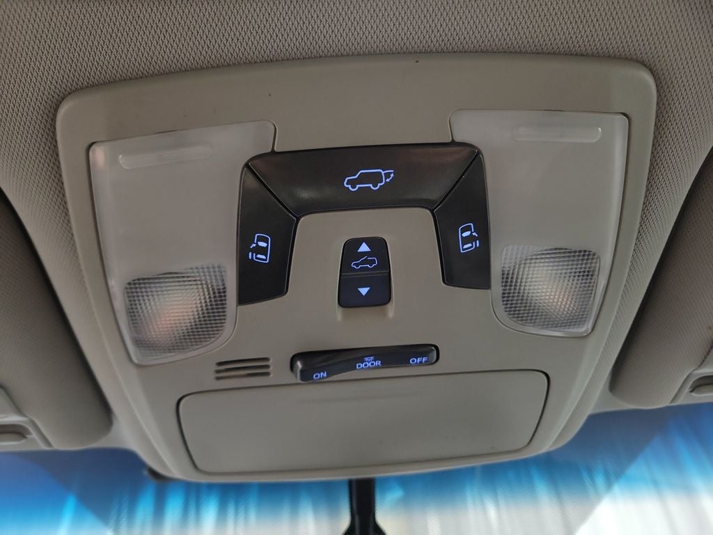 2017 Toyota Sienna XLE Premium 8 Passenger