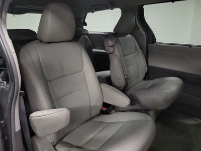2017 Toyota Sienna XLE Premium 8 Passenger