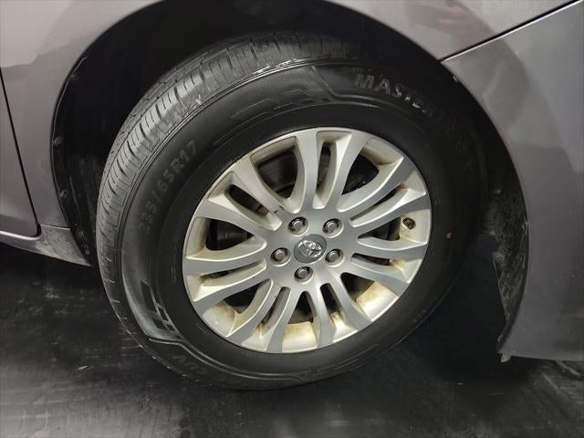 2017 Toyota Sienna XLE Premium 8 Passenger