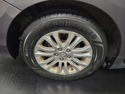 2017 Toyota Sienna XLE Premium 8 Passenger