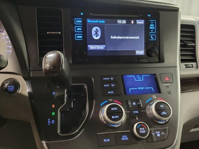 2017 Toyota Sienna XLE Premium 8 Passenger